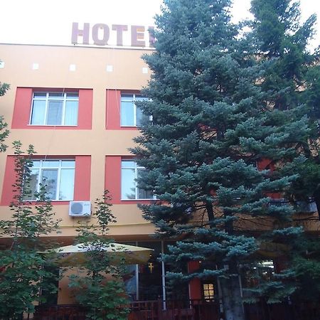 Family Hotel Familya Ruse Zewnętrze zdjęcie