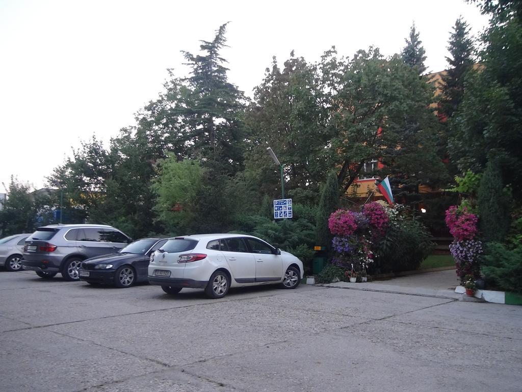 Family Hotel Familya Ruse Zewnętrze zdjęcie