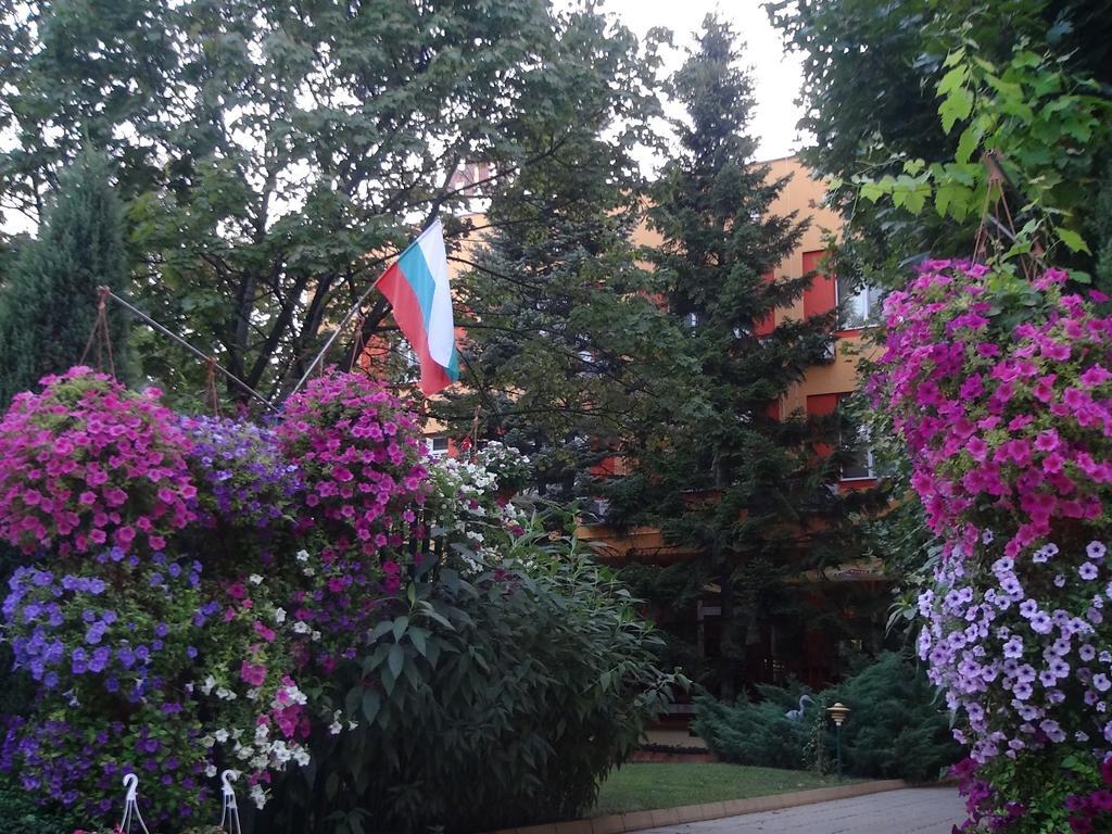Family Hotel Familya Ruse Zewnętrze zdjęcie