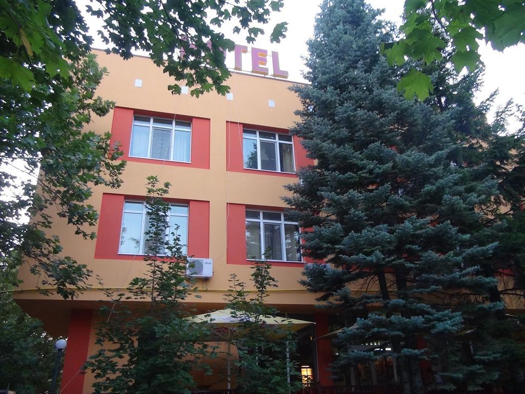 Family Hotel Familya Ruse Zewnętrze zdjęcie